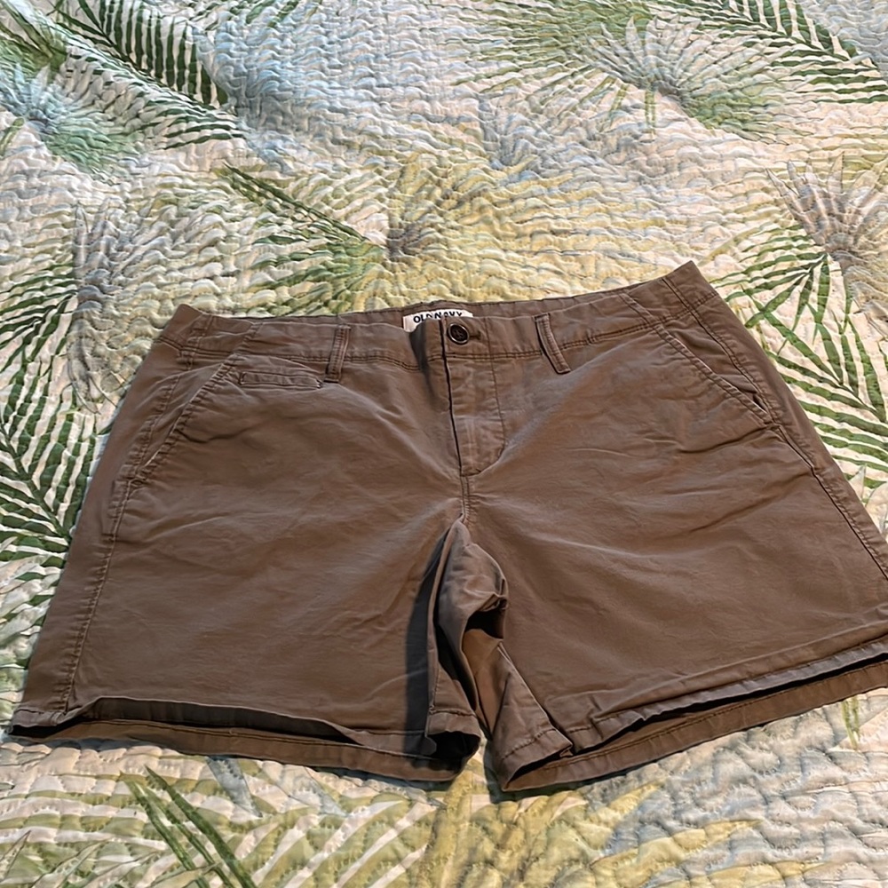 Old Navy woman’s shorts sz 8